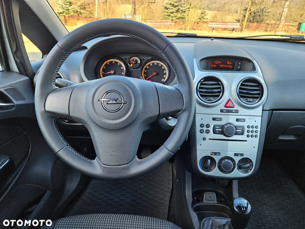 Opel Corsa 1.2 16V Essentia - 19