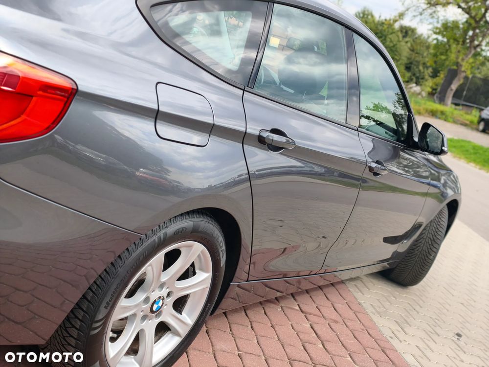 BMW 3GT 318d Business Edition - 11