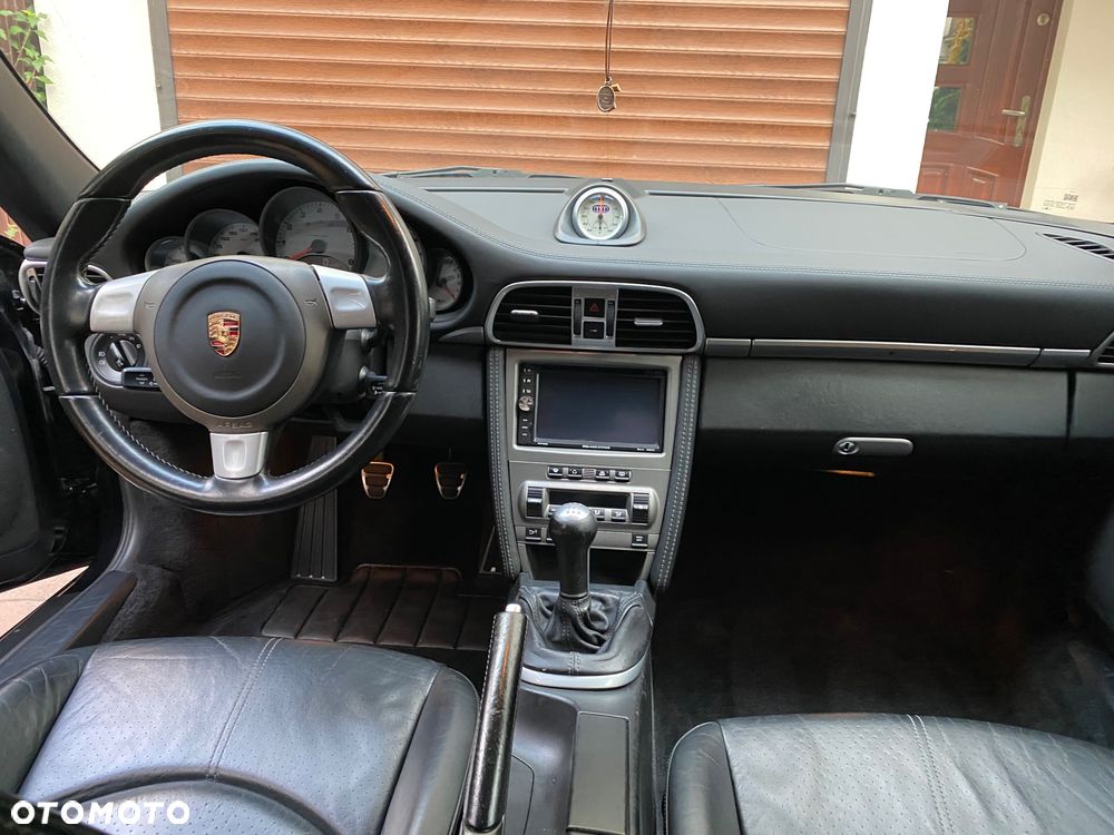 Porsche 911 Carrera S - 2