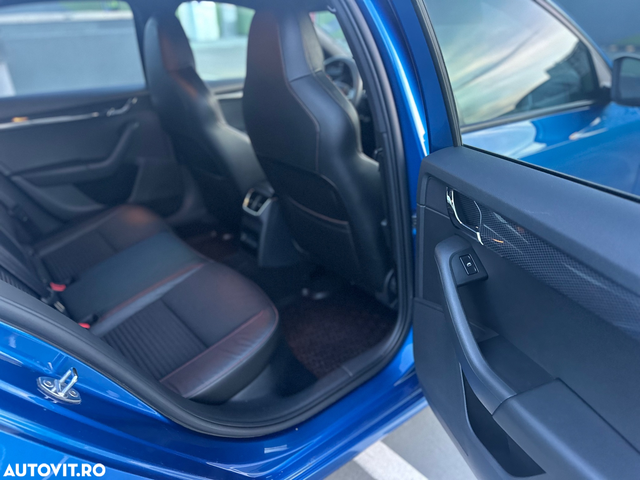 Skoda Octavia 2.0 TDI RS DSG - 9