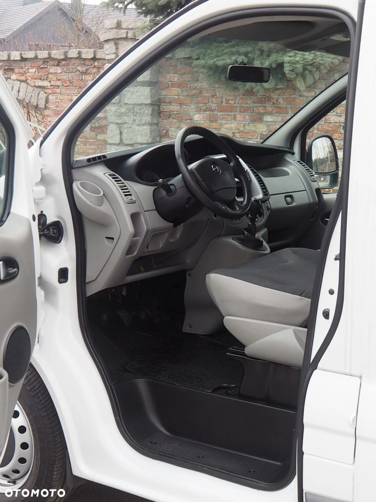 Opel Vivaro - 11