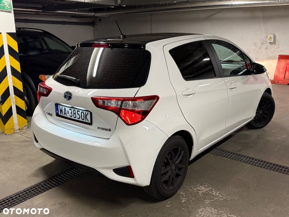 Toyota Yaris Hybrid 100 Dynamic - 7