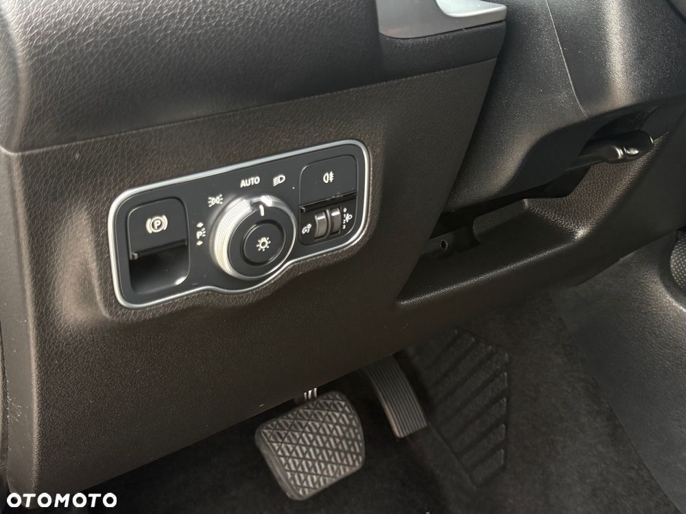 Mercedes-Benz GLB 200 d Progressive 8G-DCT - 16