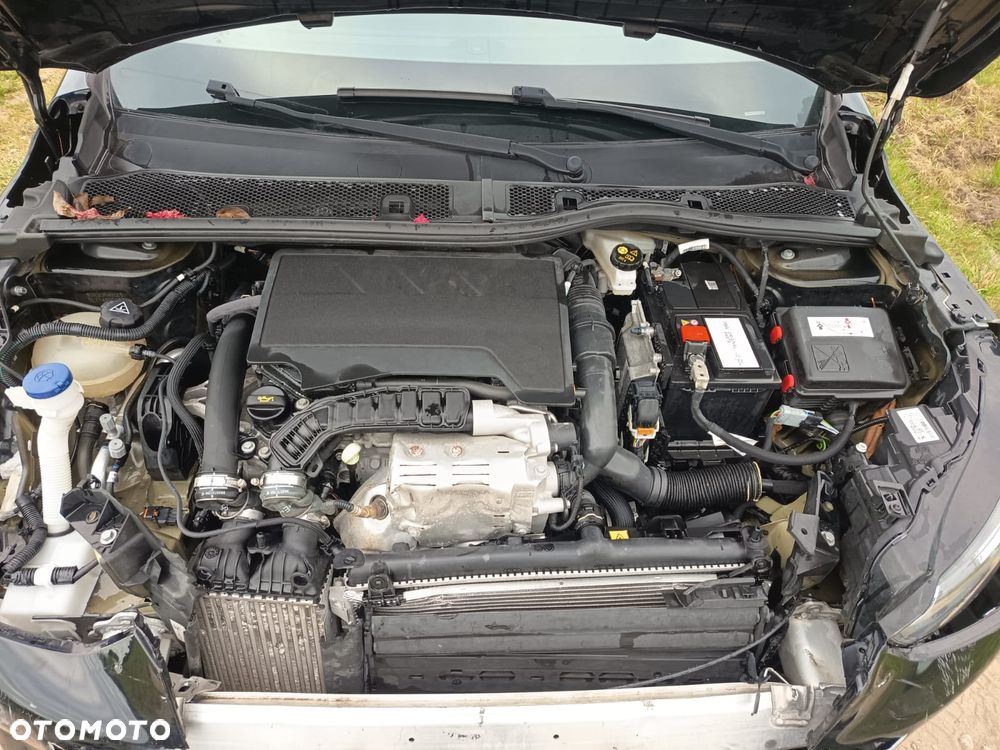 Peugeot 208 - 16