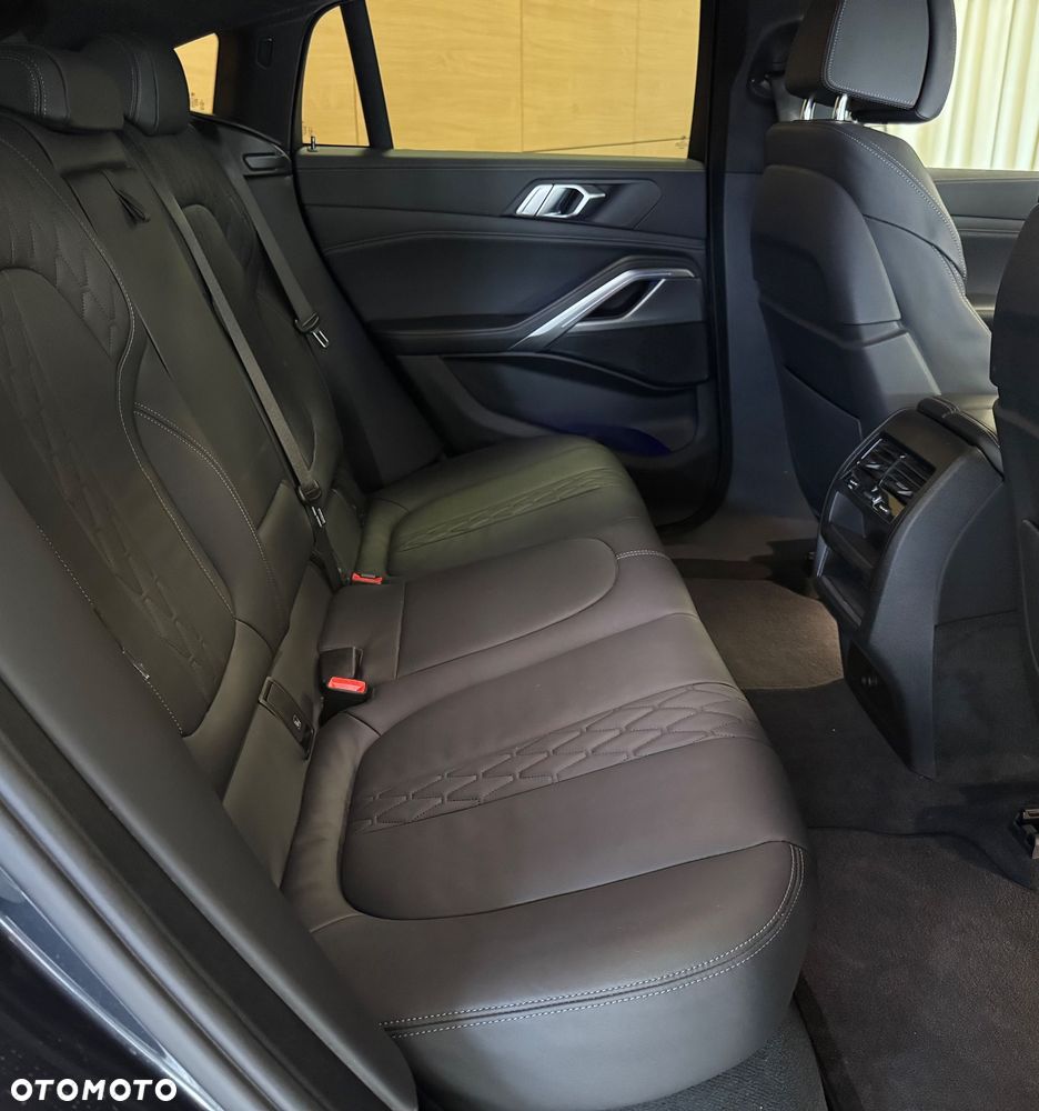 BMW X6 xDrive30d mHEV - 16