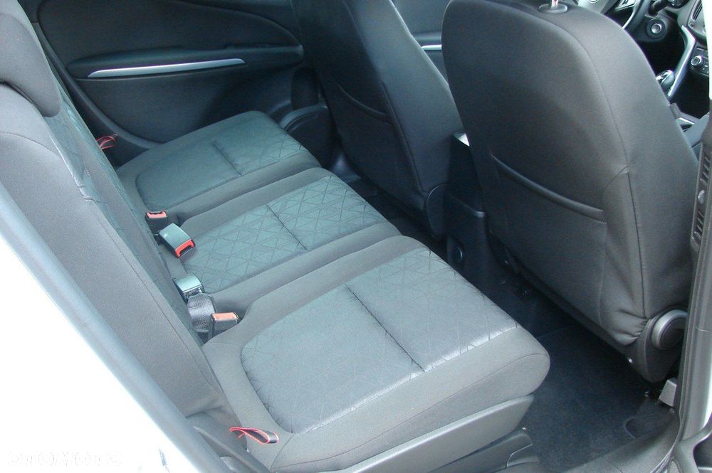 Opel Zafira - 10