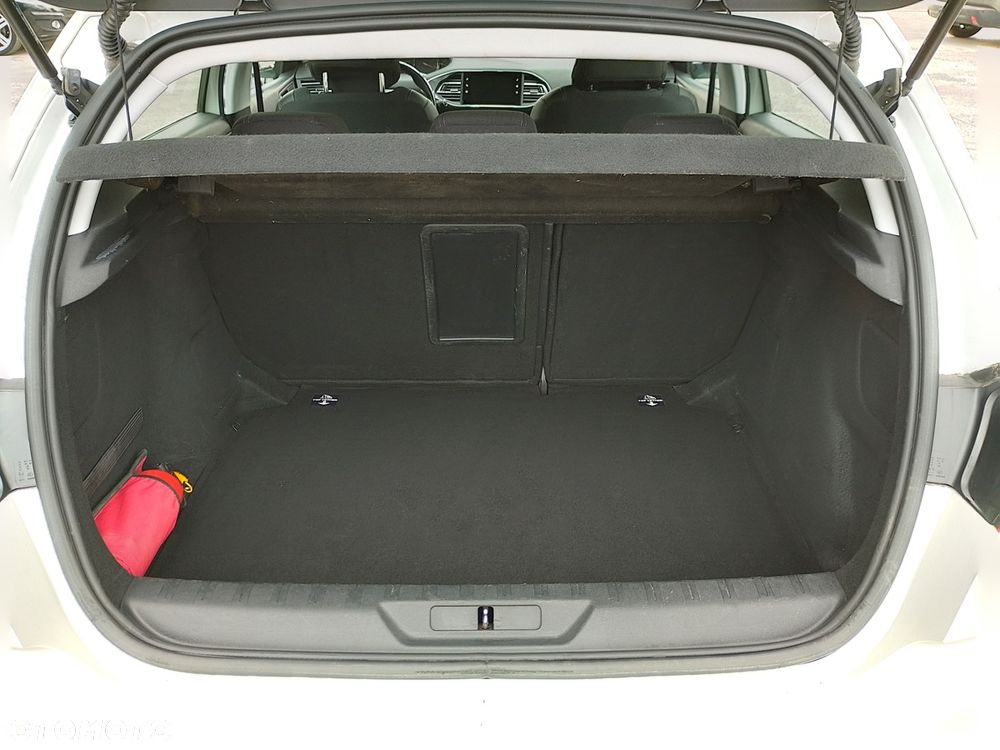 Peugeot 308 1.2 PureTech Allure Pack S&S - 11