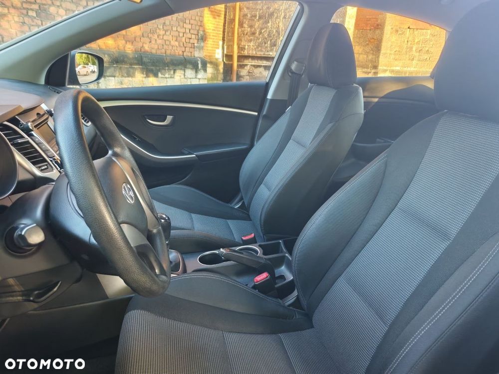Hyundai i30 1.4 Passion - 27