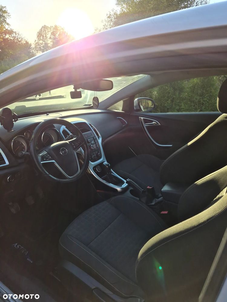 Opel Astra - 12