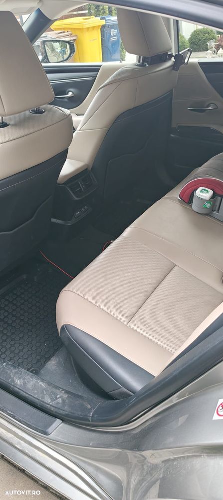 Lexus Seria ES 300h Executive - 27