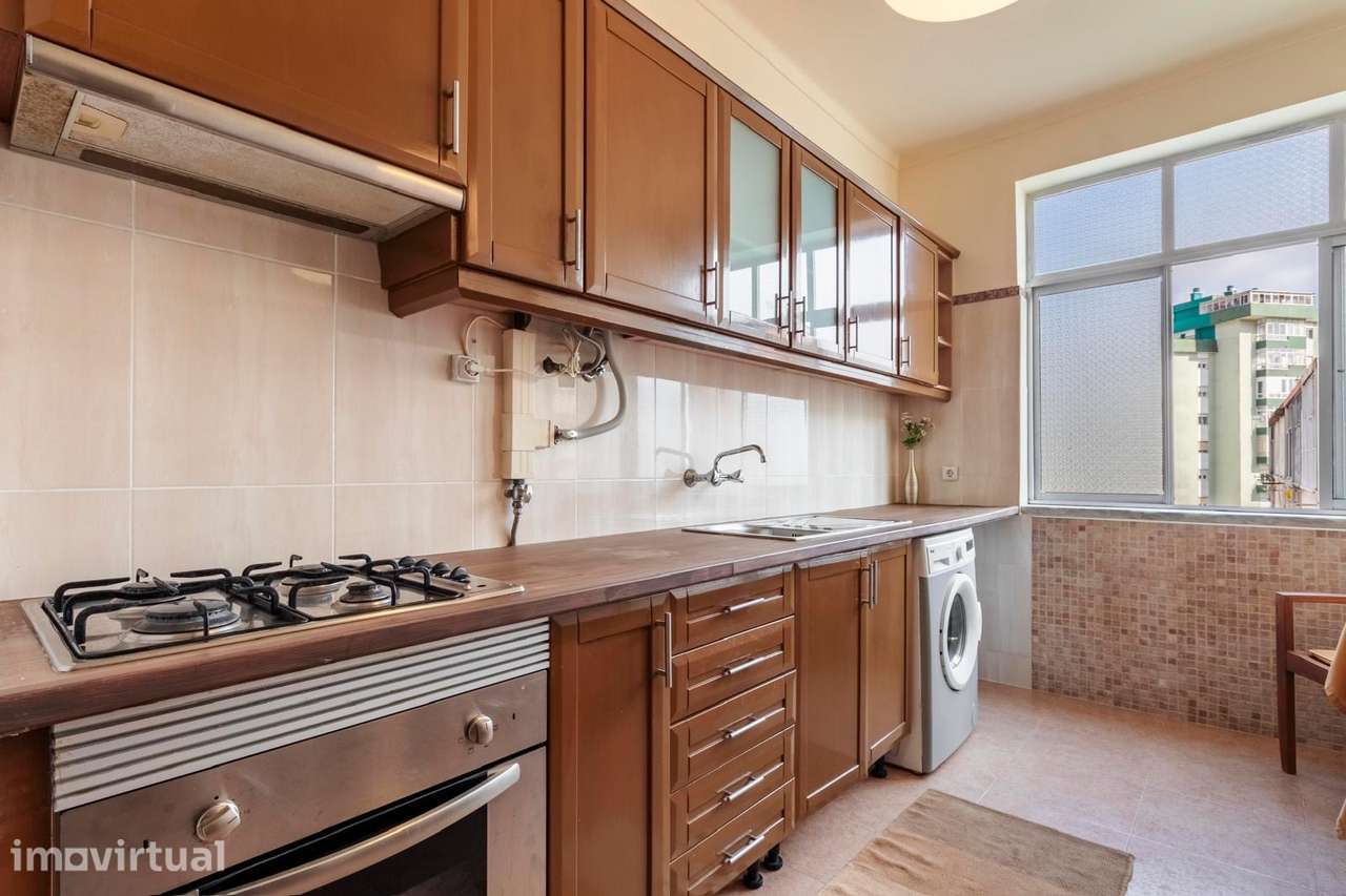 Apartamento T2 c/ Varandas e Arrecadação de 22m² em Mem Martins, Sintr - Grande imagem: 5/35