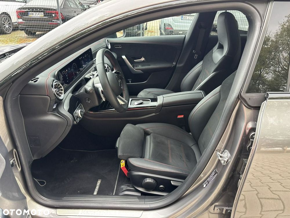 Mercedes-Benz CLA 200 7G-DCT - 10