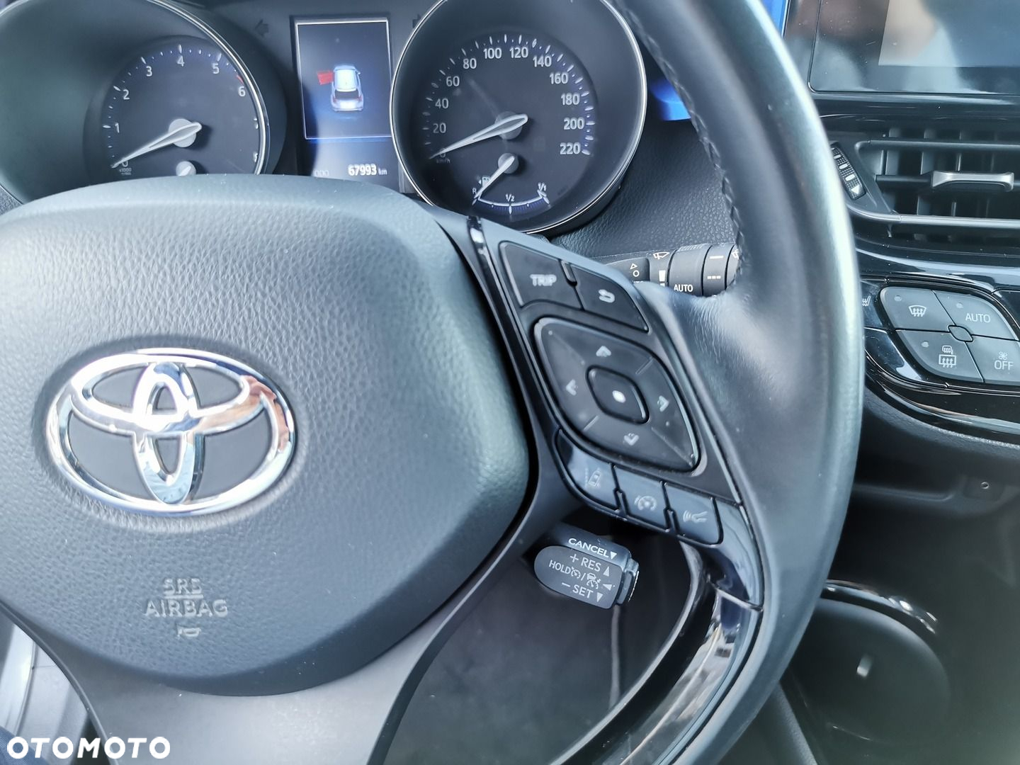Toyota C-HR 1.2 T Dynamic - 22