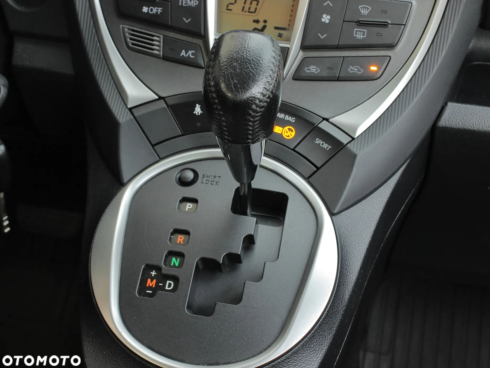 Toyota Verso S 1.33 VVT-i Multidrive Club - 21