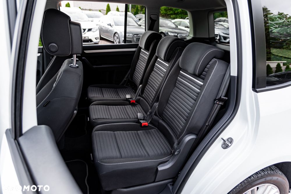 Volkswagen Touran 2.0 TDI DPF DSG Cup - 19