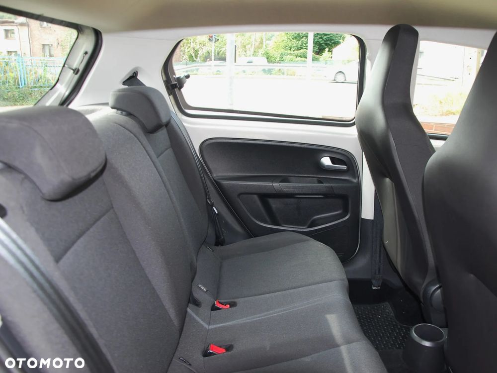 Volkswagen up! 1.0 move - 12