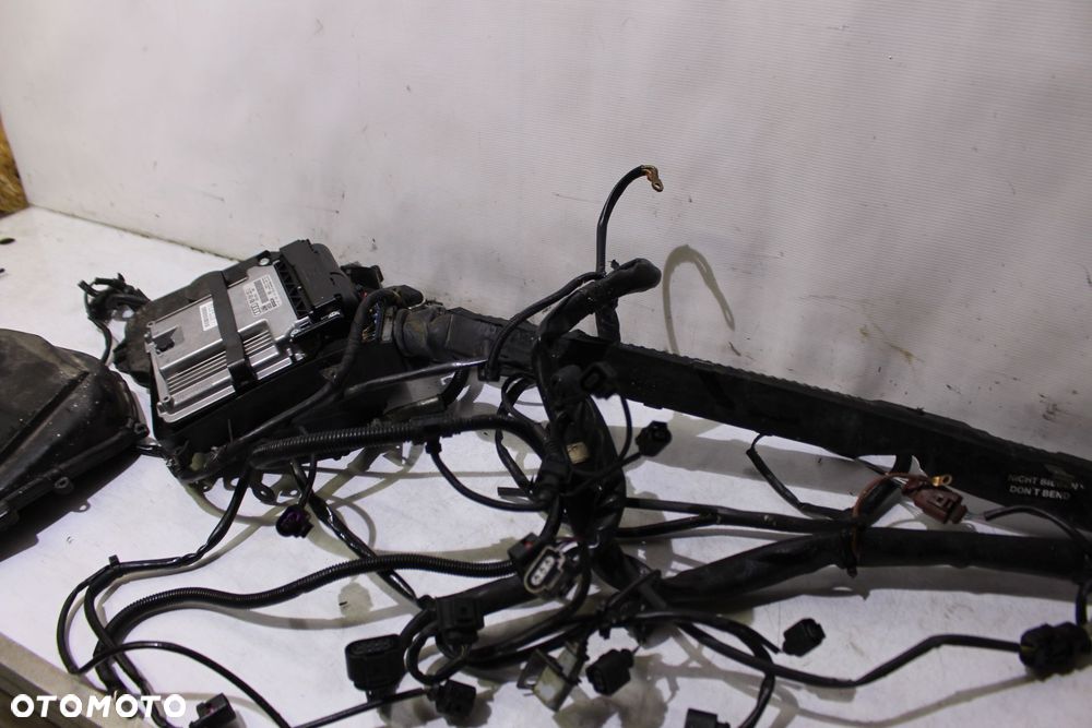WIĄZKA ELEKTRYCZNA SILNIKA AUDI A4 B7 - 2