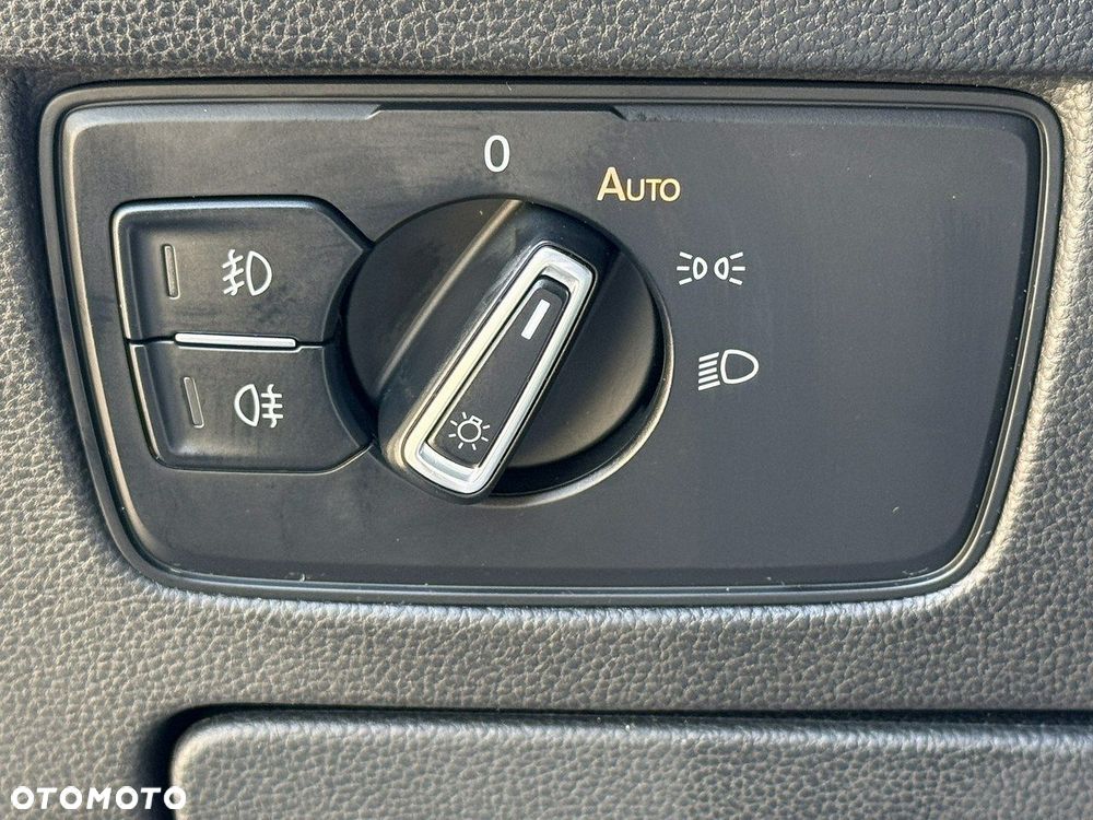 Volkswagen Passat - 16