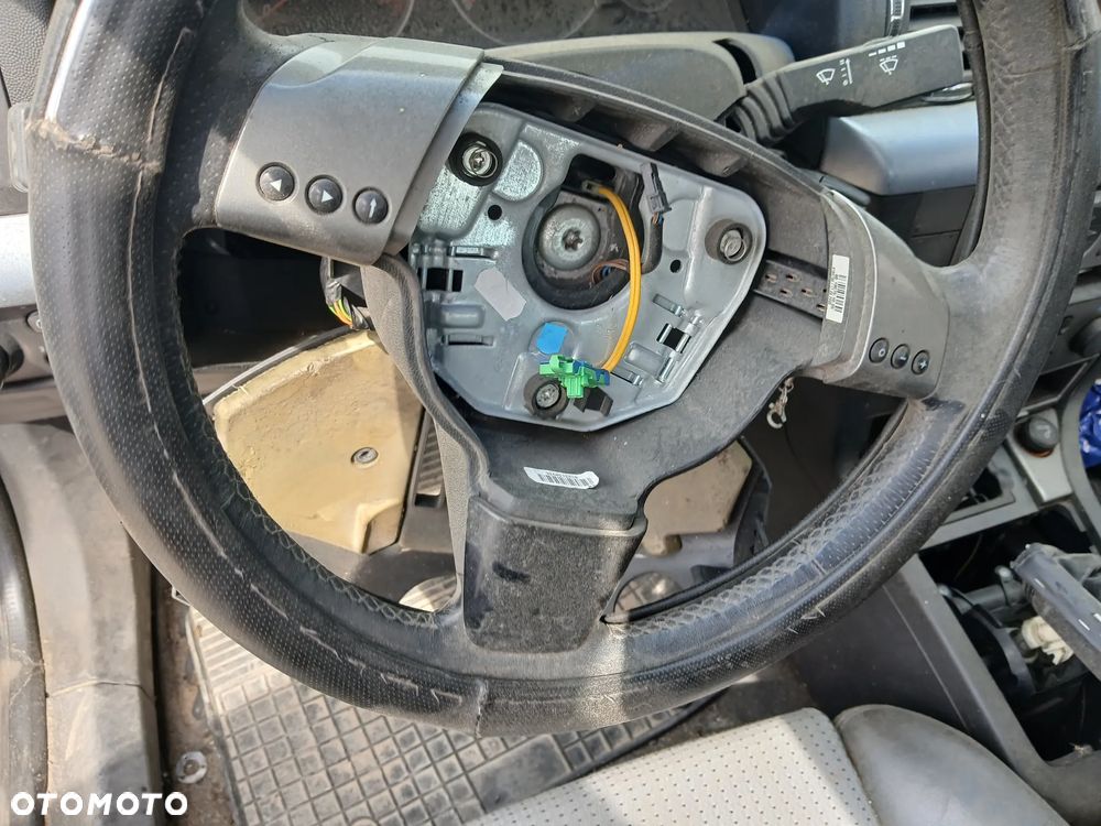 opel vectra C GTS Z20H fotel fotele kanapa deska kokpit podsufitka boczek boczki klamka podłokietnik - 4