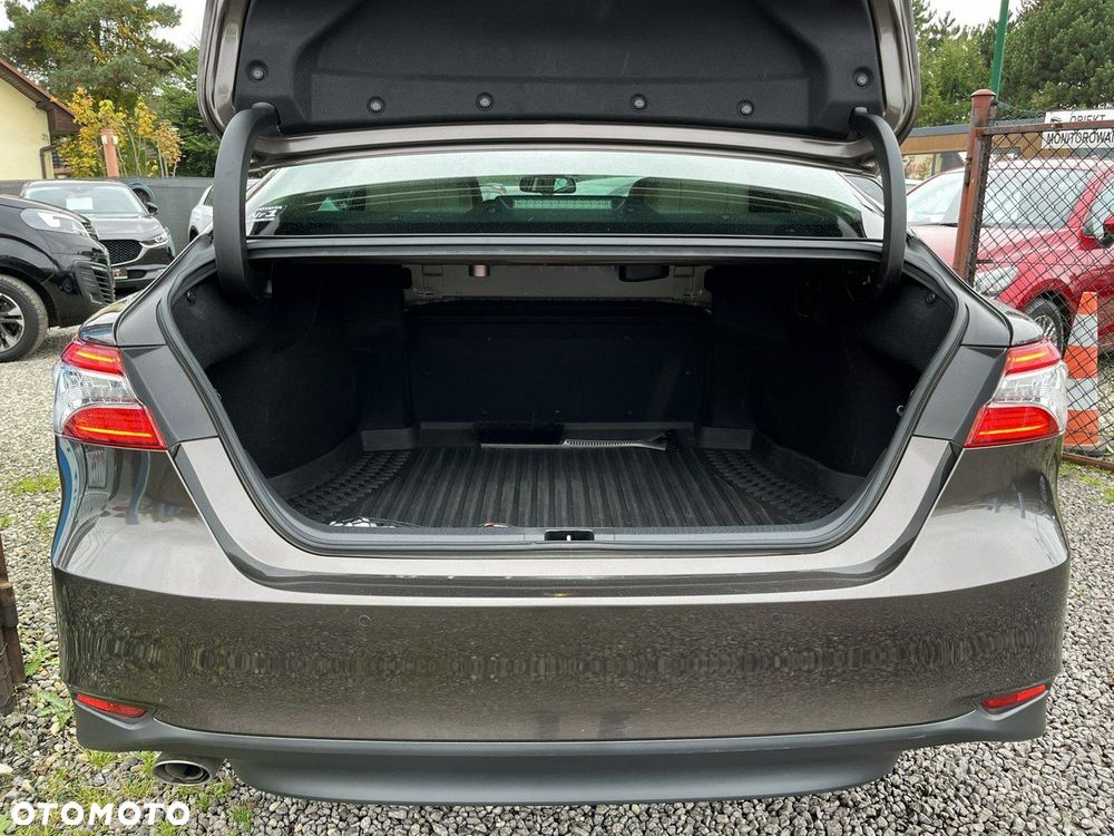 Toyota Camry 2.5 Hybrid Executive CVT - 37