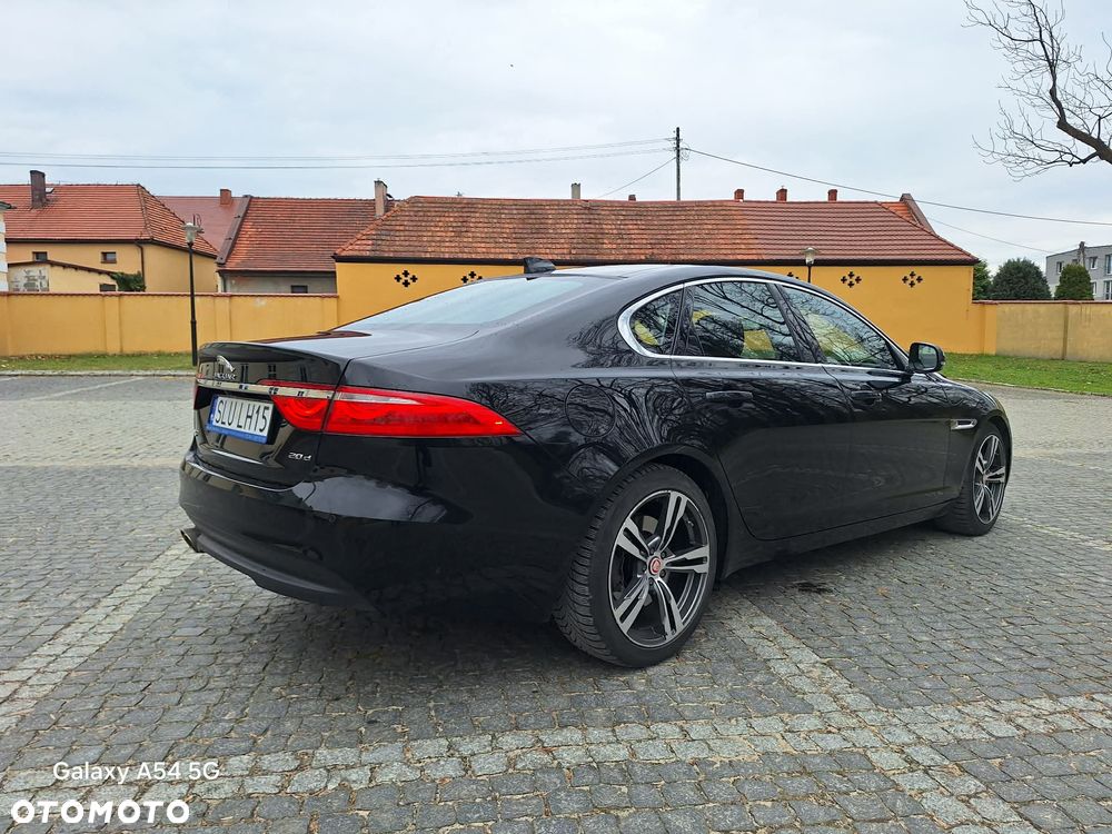 Jaguar XF 20d Prestige - 3