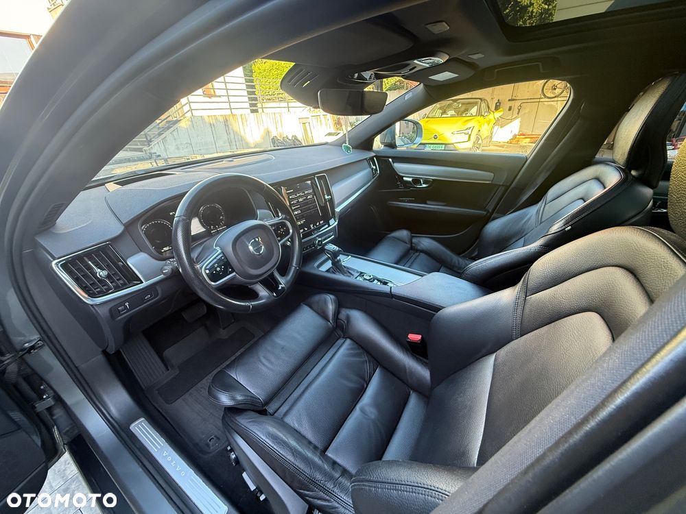 Volvo V90 D5 SCR AWD Momentum Pro - 5