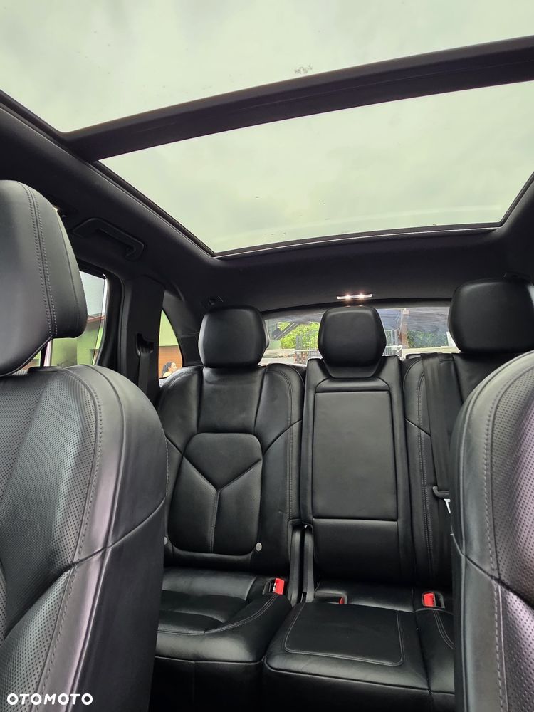 Porsche Cayenne Standard - 36