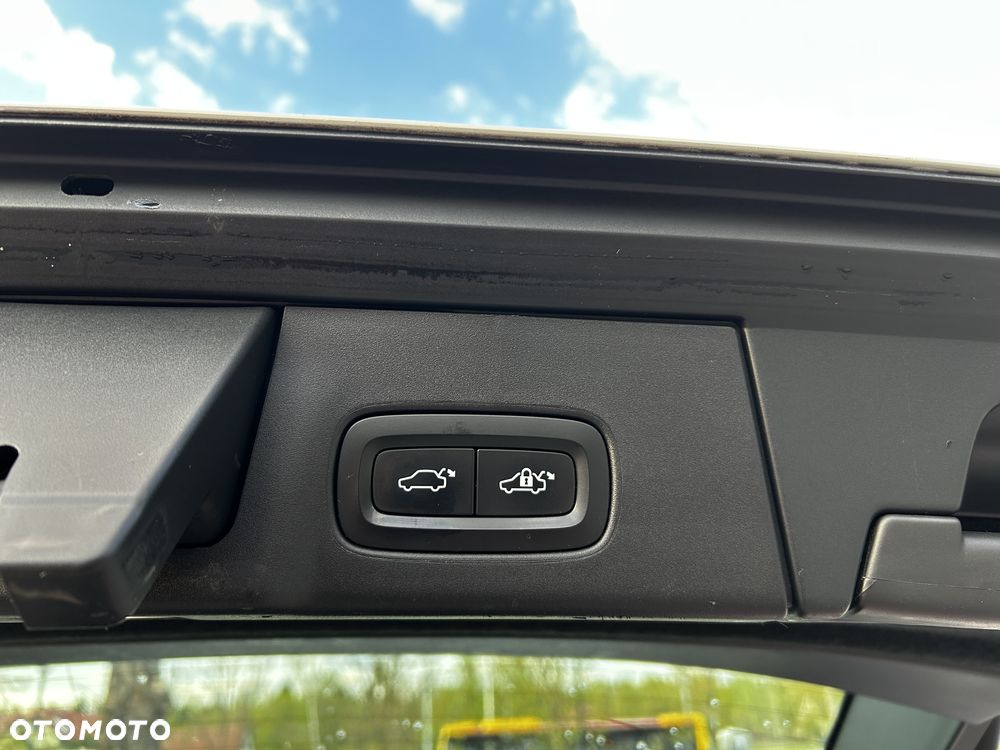 Volvo V90 D3 Geartronic Momentum - 19