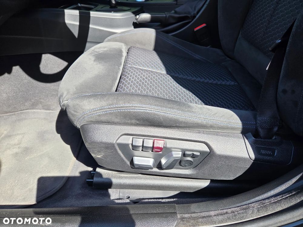 BMW Seria 3 320d xDrive - 22