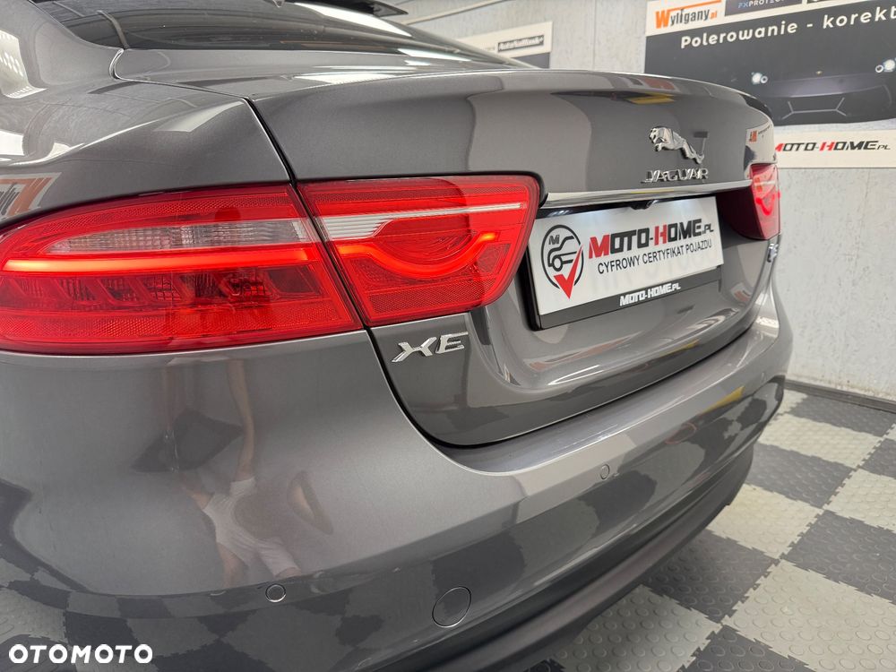 Jaguar XE - 21