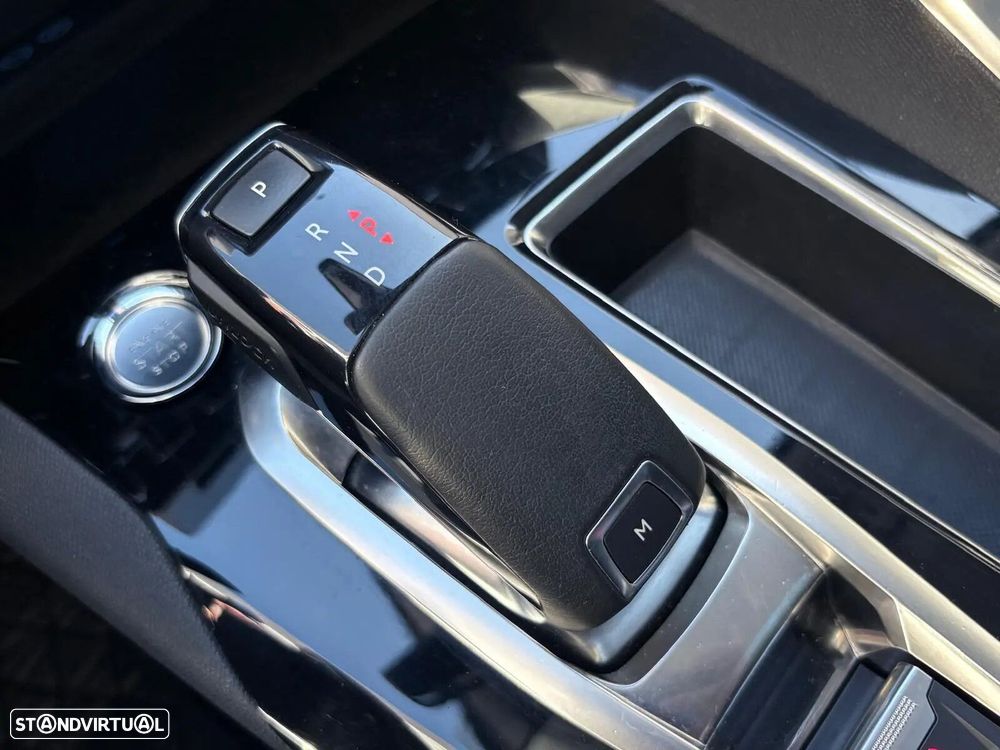 Peugeot 3008 1.2 PureTech Allure EAT8 - 55