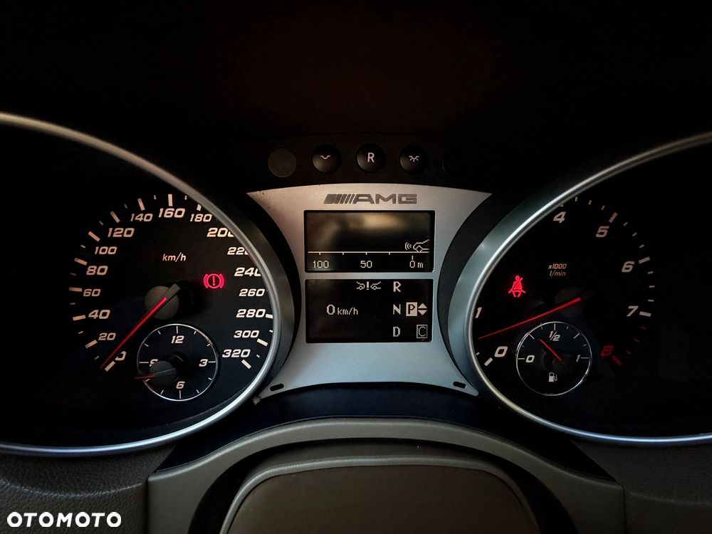 Mercedes-Benz ML 63 AMG 4Matic 7G-TRONIC - 40