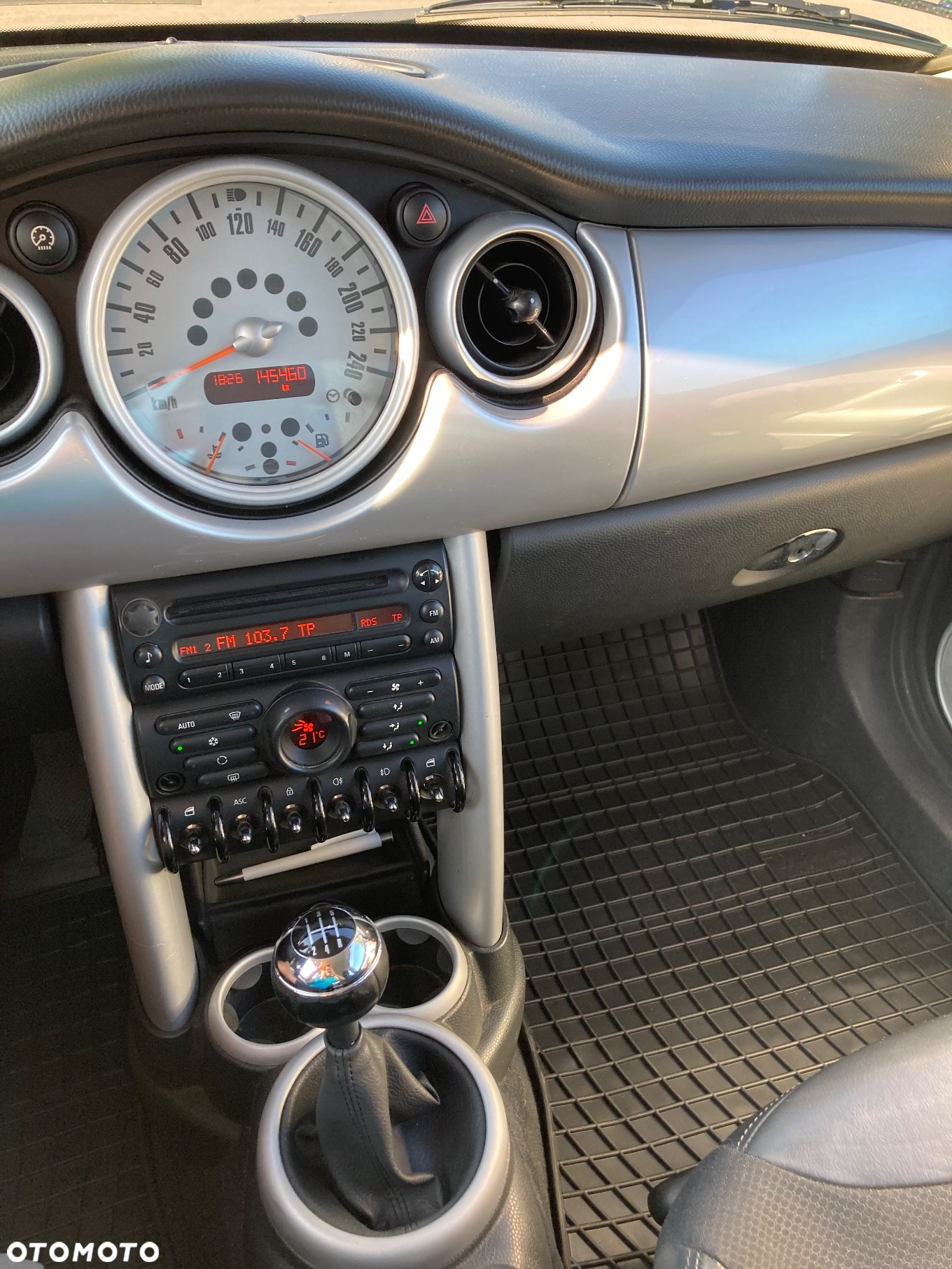 MINI Cooper Standard - 8