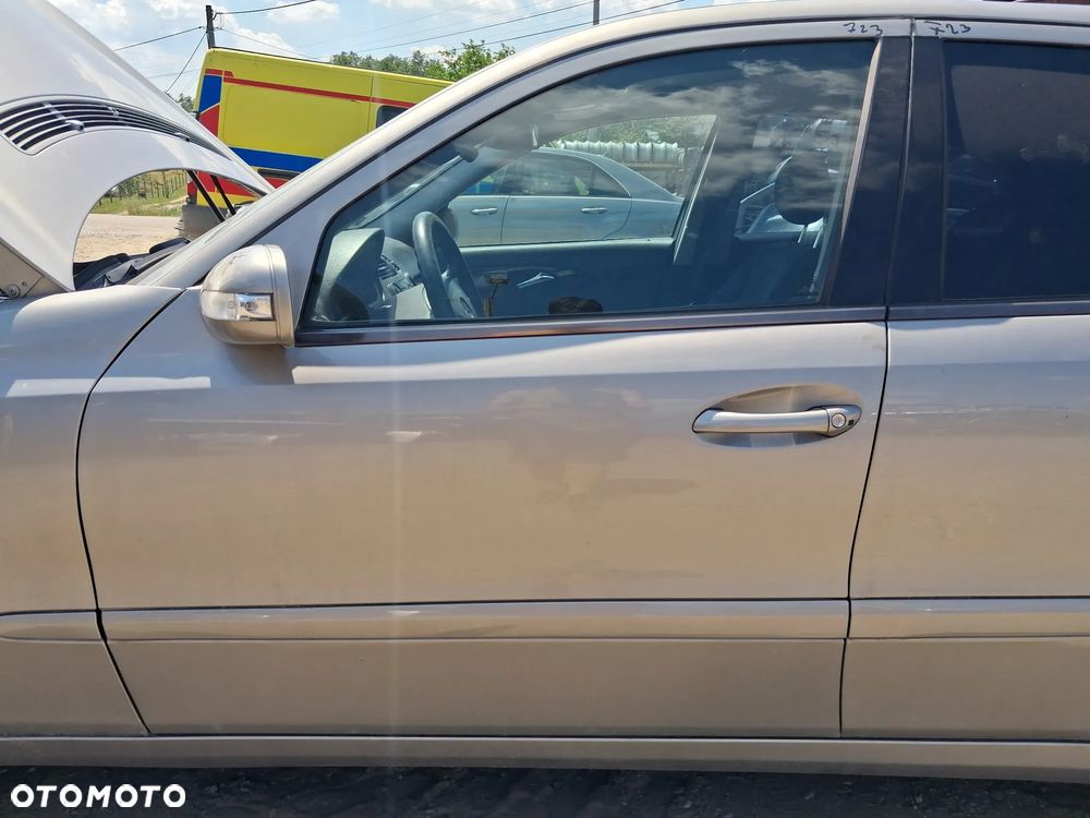 DRZWI LEWY PRZOD MERCEDES W211 723 - 1