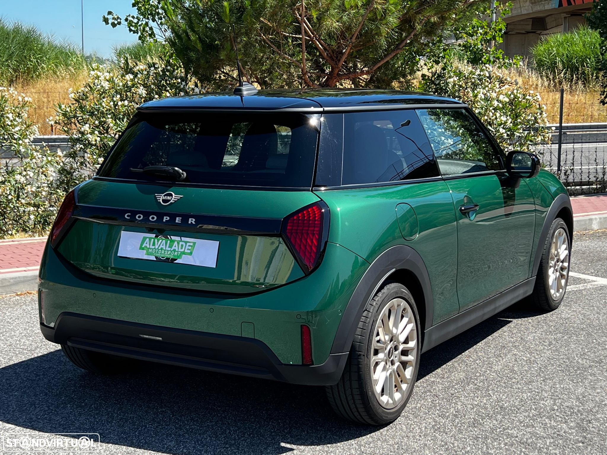 MINI 3 Portas Cooper C Favoured M - 8