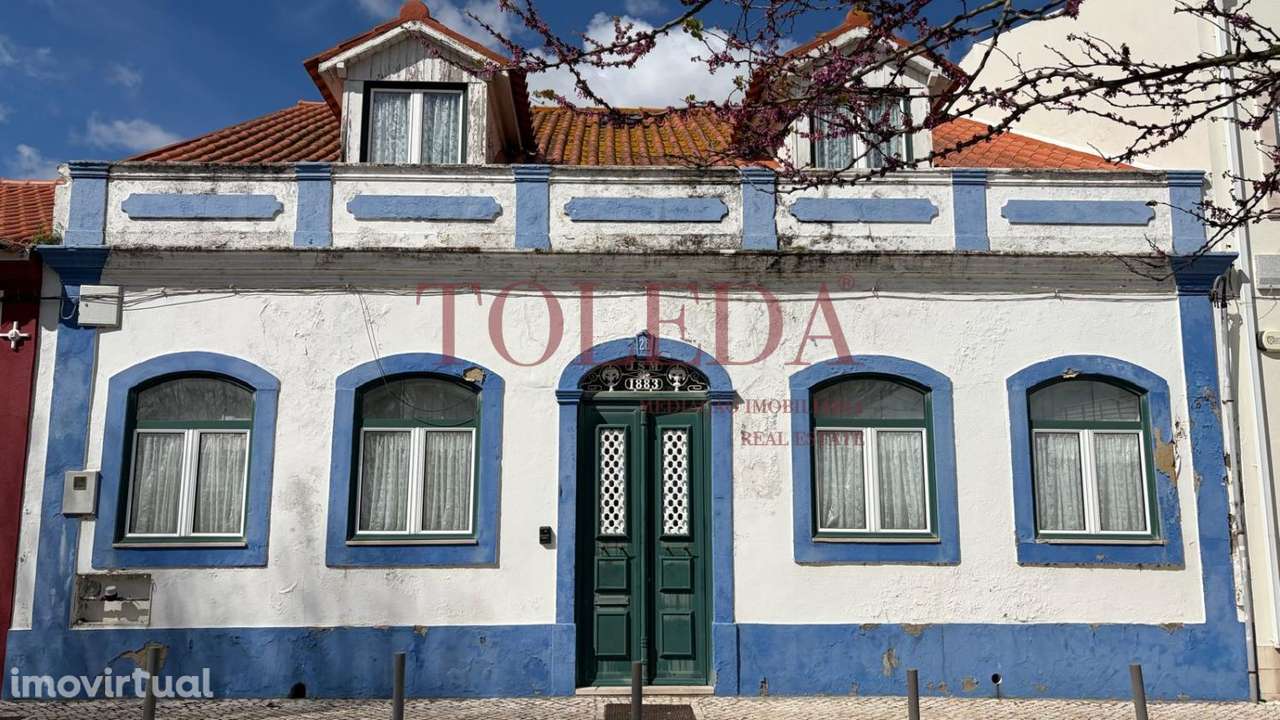 Moradia Emblemática no Centro de Azambuja - Grande imagem: 2/36