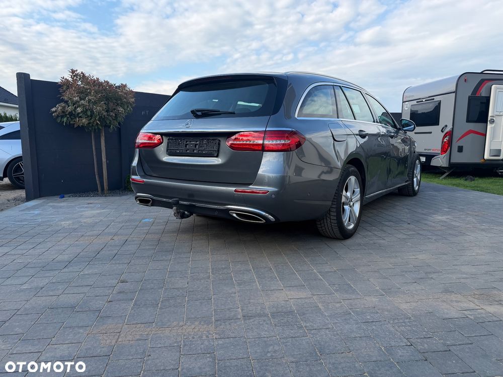 Mercedes-Benz Klasa E 250 9G-TRONIC Avantgarde - 13