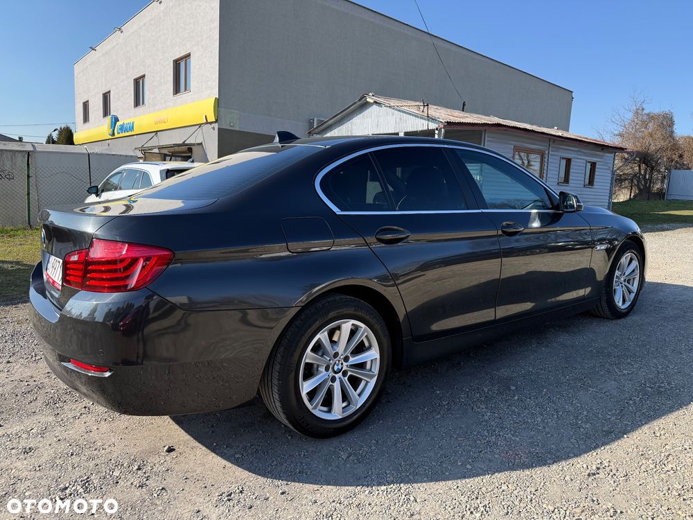 BMW Seria 5 518d - 11