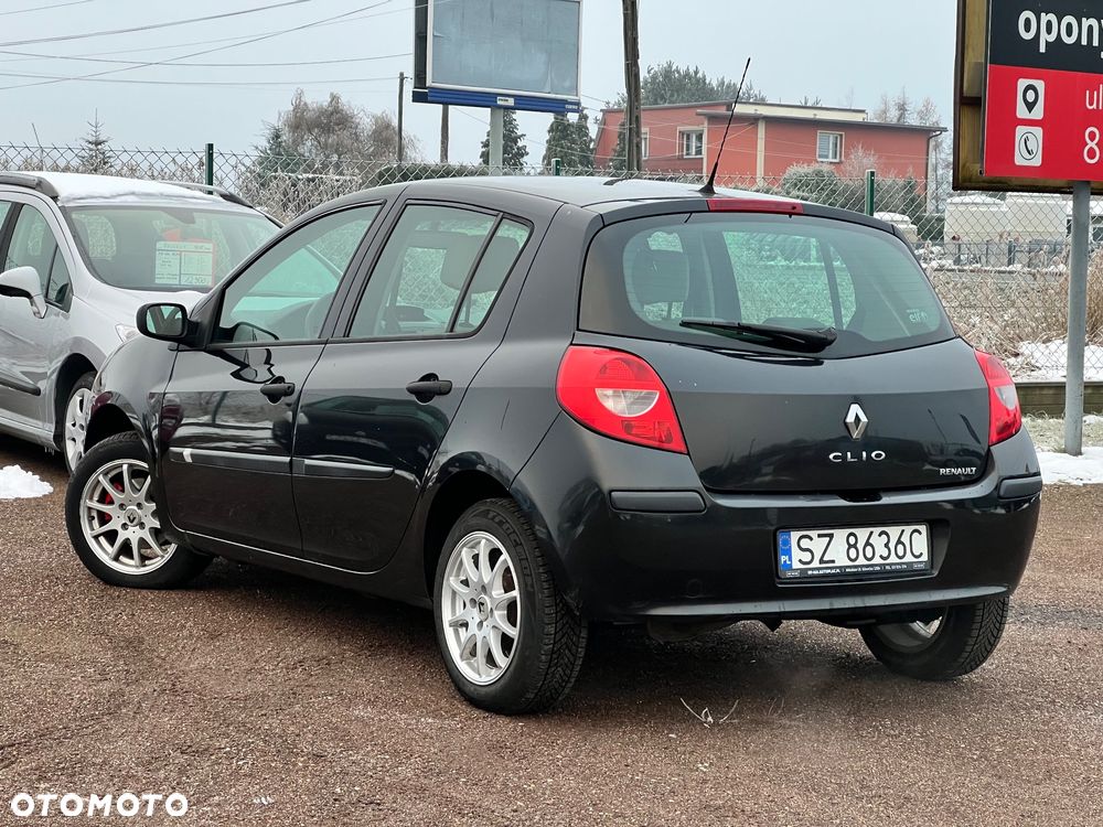 Renault Clio 1.2 16V Expression - 10