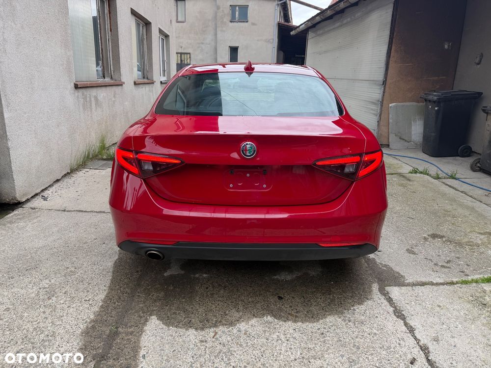 Alfa Romeo Giulia 2.2 - 7