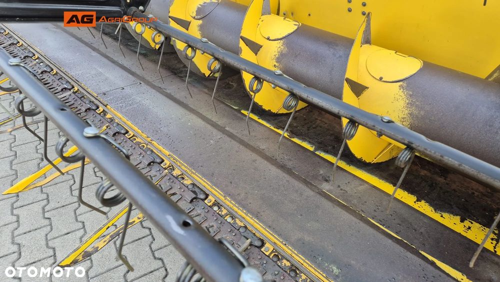 New Holland CSX 7070 2009R - 15