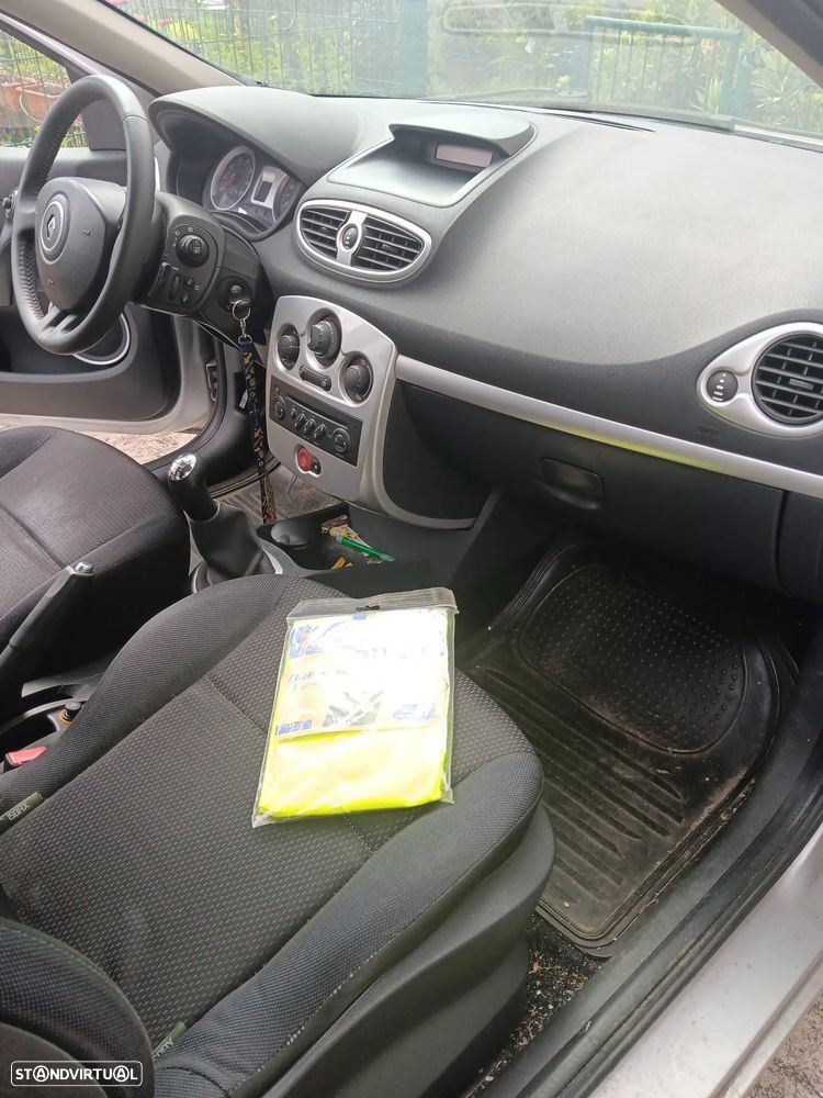 Renault Clio 1.2 16V Pack - 11