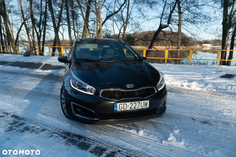 Kia Ceed 1.6 CRDi 136 ISG Spirit - 4