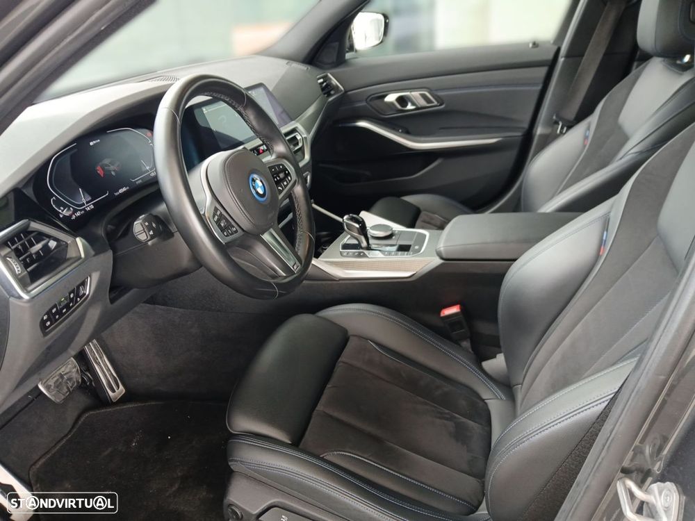 BMW 330 e Pack Desportivo M Auto - 11