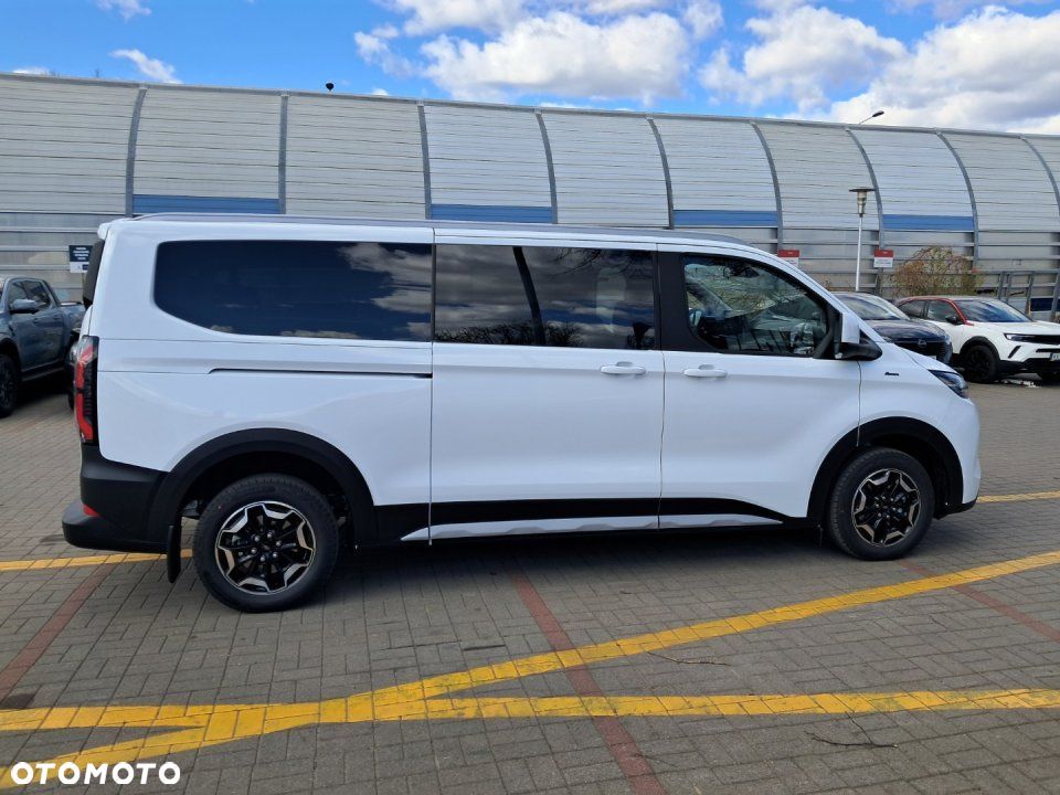 Ford Tourneo Custom - 6