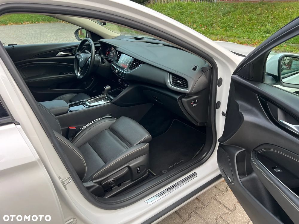 Opel Insignia - 16