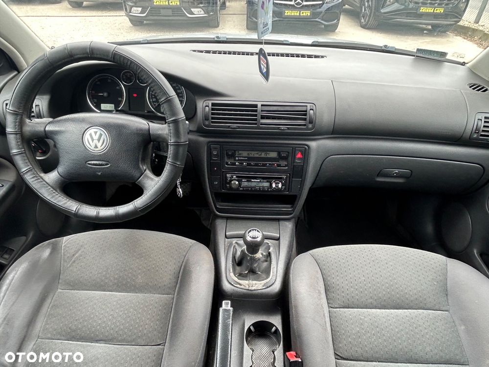 Volkswagen Passat 1.9 TDI Comfortline - 12