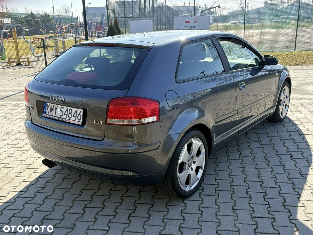 Audi A3 3-drzwiowe 1.8 TFSI Ambition - 7