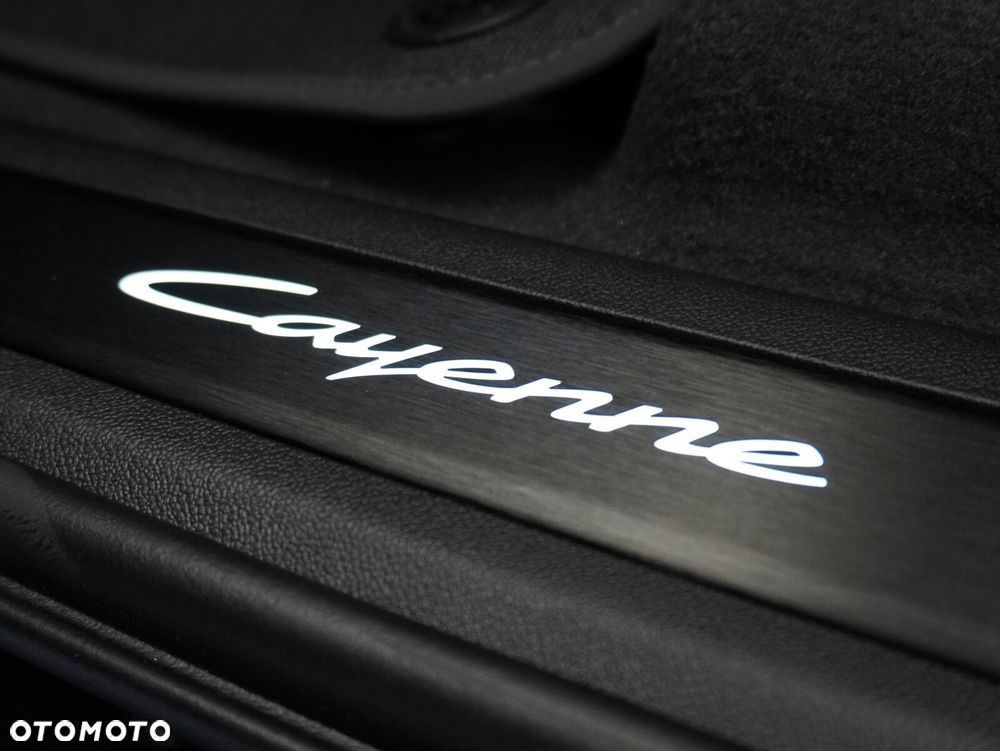 Porsche Cayenne E-Hybrid PHEV Black Edition - 25