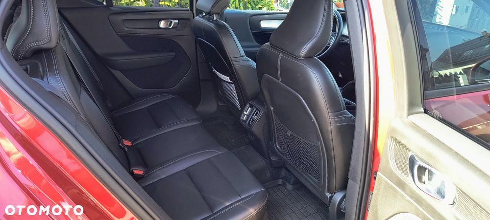 Volvo XC 40 D4 AWD Momentum Pro - 9